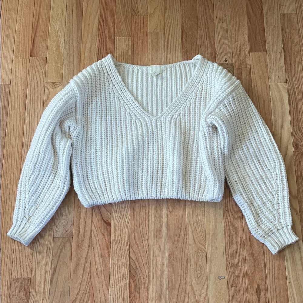 H&M Ribbed Chunky Knit Cropped Sweater Womens Medium White V Neck Cozy Cottage